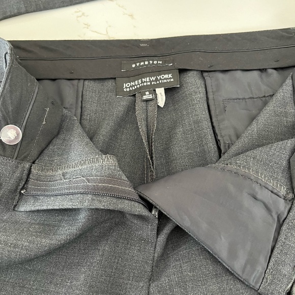 Jones New York size 16 pantsuit (blazer and pants) - Picture 8 of 9